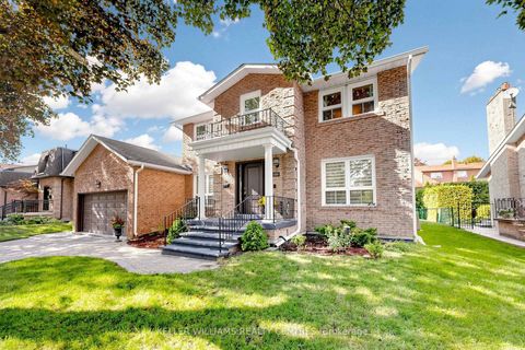 Photo 1 at 431 Kerrybrook Drive, Mill Pond, Richmond Hill