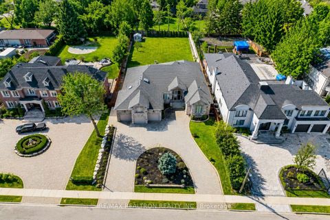 Photo 2 at 16 Boyle Drive, South Richvale, Richmond Hill