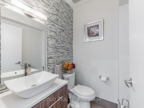 Photo 11 at 304 - 1842 Queen Street E, The Beaches, Toronto