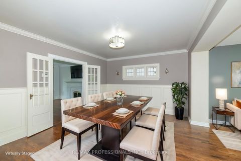 Photo 11 at 61 Grenview Boulevard N, Kingsway South, Toronto