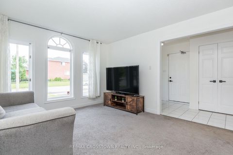 Photo 8 at 1 Lang Drive, Northwest, Barrie