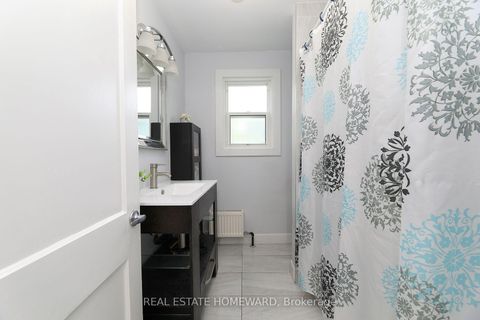 Photo 17 at 1 Pinegrove Avenue, Cliffside, Toronto