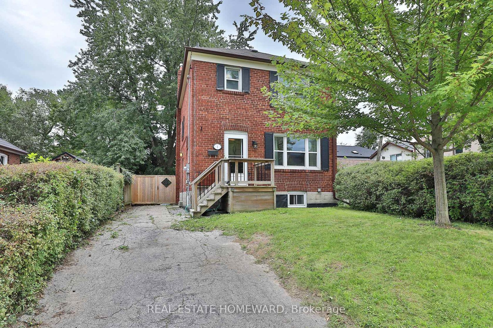 1 Pinegrove Avenue, Cliffside, Toronto photo number 2