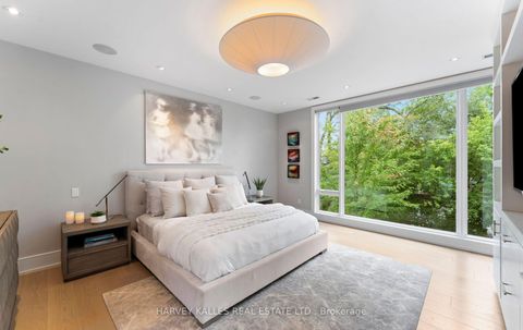 Photo 18 at 33 Tarlton Road, Forest Hill South, Toronto