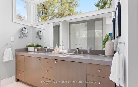 Photo 21 at 33 Tarlton Road, Forest Hill South, Toronto