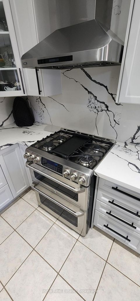 Photo 11 at 278 Fossil Hill Road E, Vellore Village, Vaughan