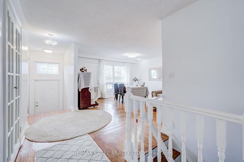 Photo 4 at 155 Edmonton Drive, Pleasant View, Toronto