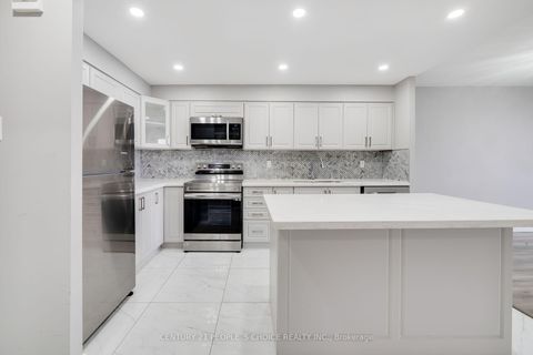 Photo 9 at 910 - 40 Panorama Court, Jamestown, Toronto
