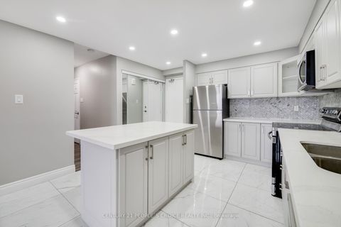 Photo 11 at 910 - 40 Panorama Court, Jamestown, Toronto