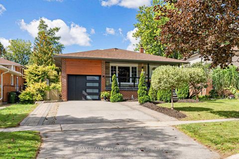 Photo 2 at 16 Langevin Crescent, Centennial Scarborough, Toronto