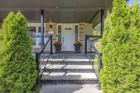 Photo 3 at 16 Langevin Crescent, Centennial Scarborough, Toronto