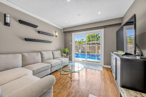 Photo 7 at 16 Langevin Crescent, Centennial Scarborough, Toronto