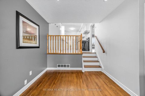 Photo 10 at 16 Langevin Crescent, Centennial Scarborough, Toronto