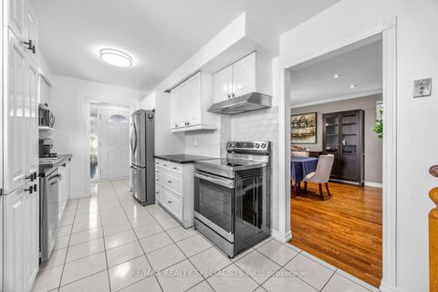 Photo 12 at 16 Langevin Crescent, Centennial Scarborough, Toronto