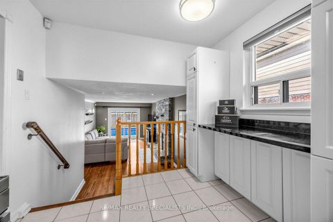 Photo 13 at 16 Langevin Crescent, Centennial Scarborough, Toronto