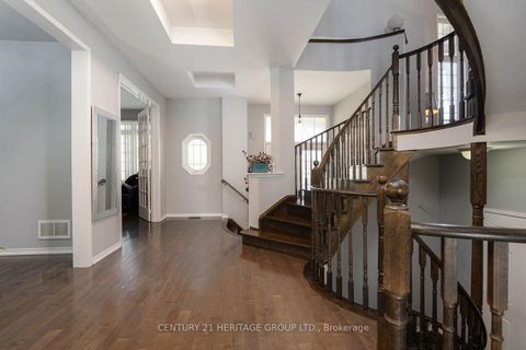Photo 10 at 9 Alpaca Drive, Jefferson, Richmond Hill