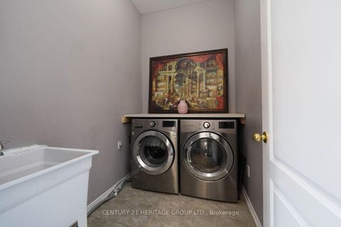 Photo 21 at 9 Alpaca Drive, Jefferson, Richmond Hill