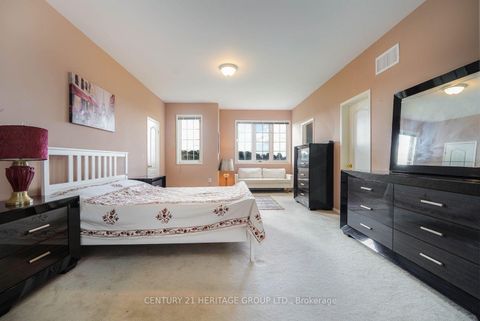 Photo 24 at 9 Alpaca Drive, Jefferson, Richmond Hill