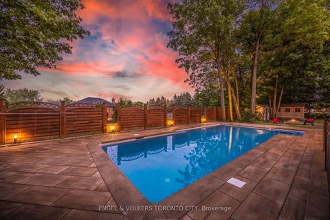 Photo 2 at 11 Cedarwood Crescent, Nobleton, King