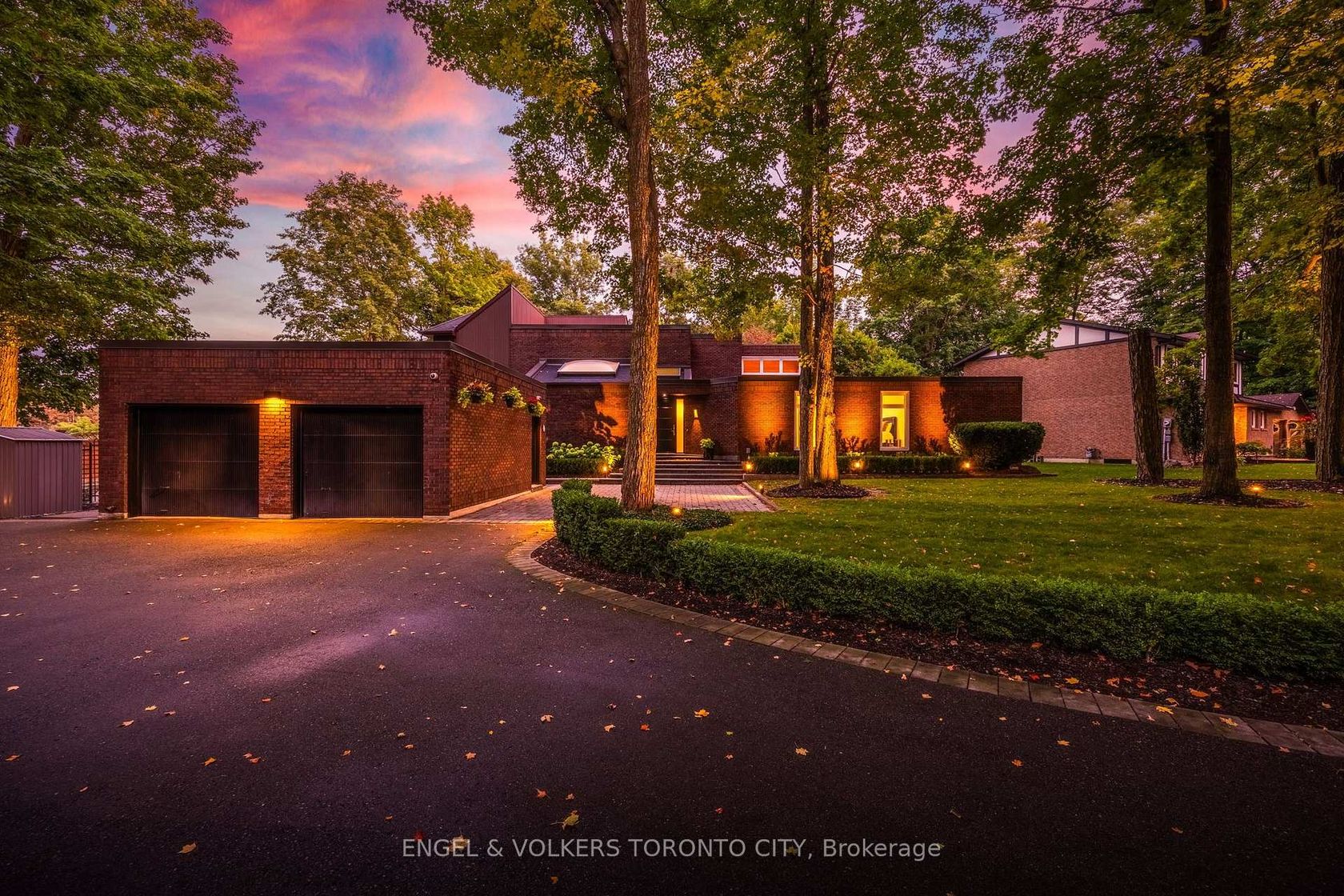 11 Cedarwood Crescent, Nobleton, King photo number 2