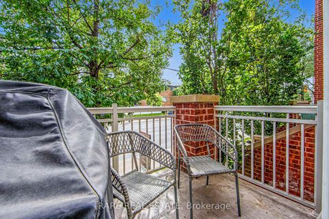 Photo 12 at 104 - 2320 Gerrard Street E, Danforth, Toronto