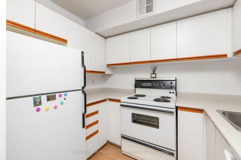 Photo 13 at 418 - 92 King Street E, Yonge Corridor, Toronto