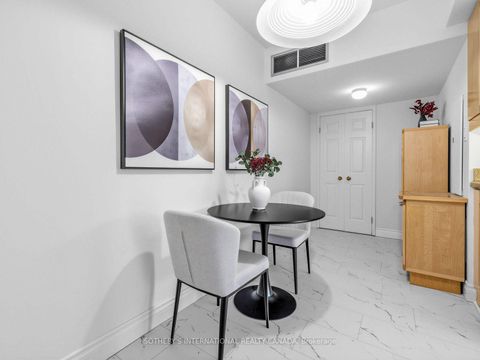 Photo 5 at 501 - 96 Fifeshire Road, Windfields, Toronto
