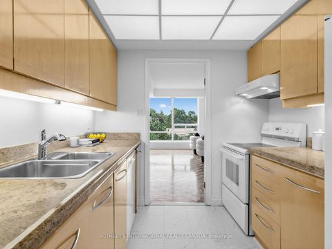 Photo 8 at 501 - 96 Fifeshire Road, Windfields, Toronto