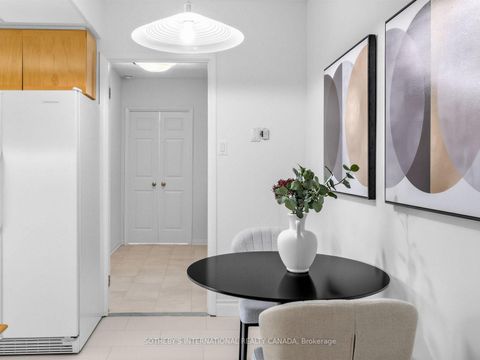 Photo 9 at 501 - 96 Fifeshire Road, Windfields, Toronto