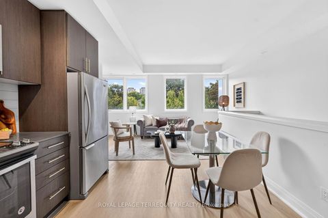 Photo 4 at 16 - 780 Sheppard Avenue E, Bayview Village, Toronto