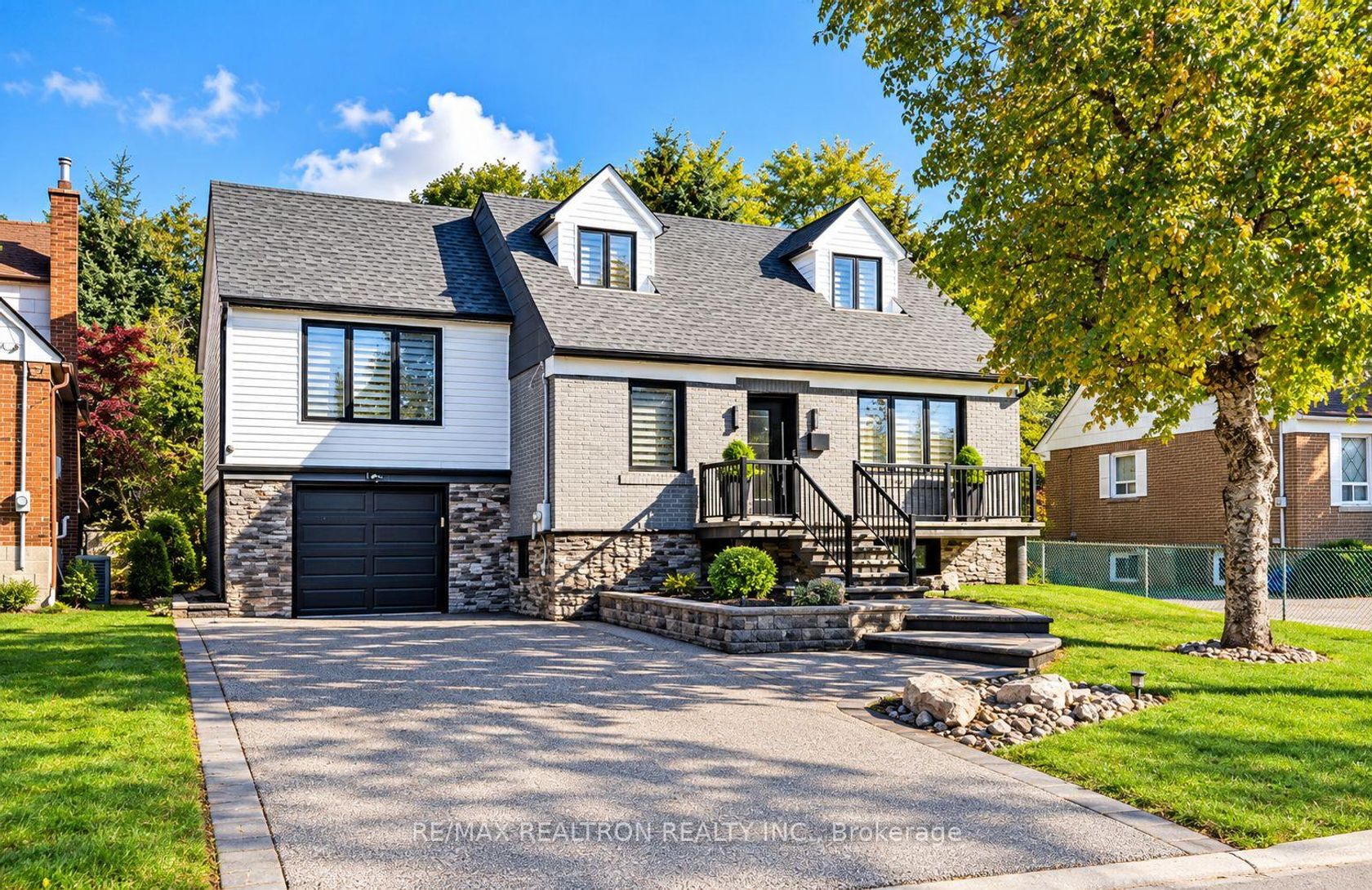 9 Ingleside Drive, CFB, Toronto photo number 2