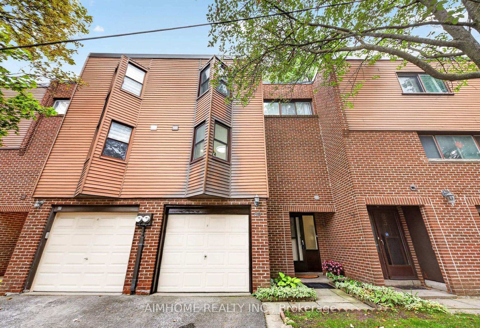 85 Song Meadoway, Hillcrest Village, Toronto photo number 2
