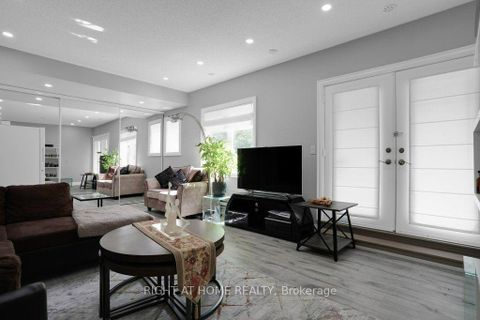 Photo 14 at 6 Plowman Lane, Rouge Woods, Richmond Hill