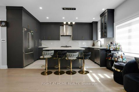 Photo 31 at 6 Plowman Lane, Rouge Woods, Richmond Hill