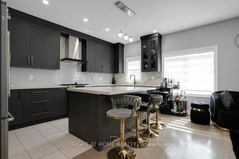 Photo 32 at 6 Plowman Lane, Rouge Woods, Richmond Hill