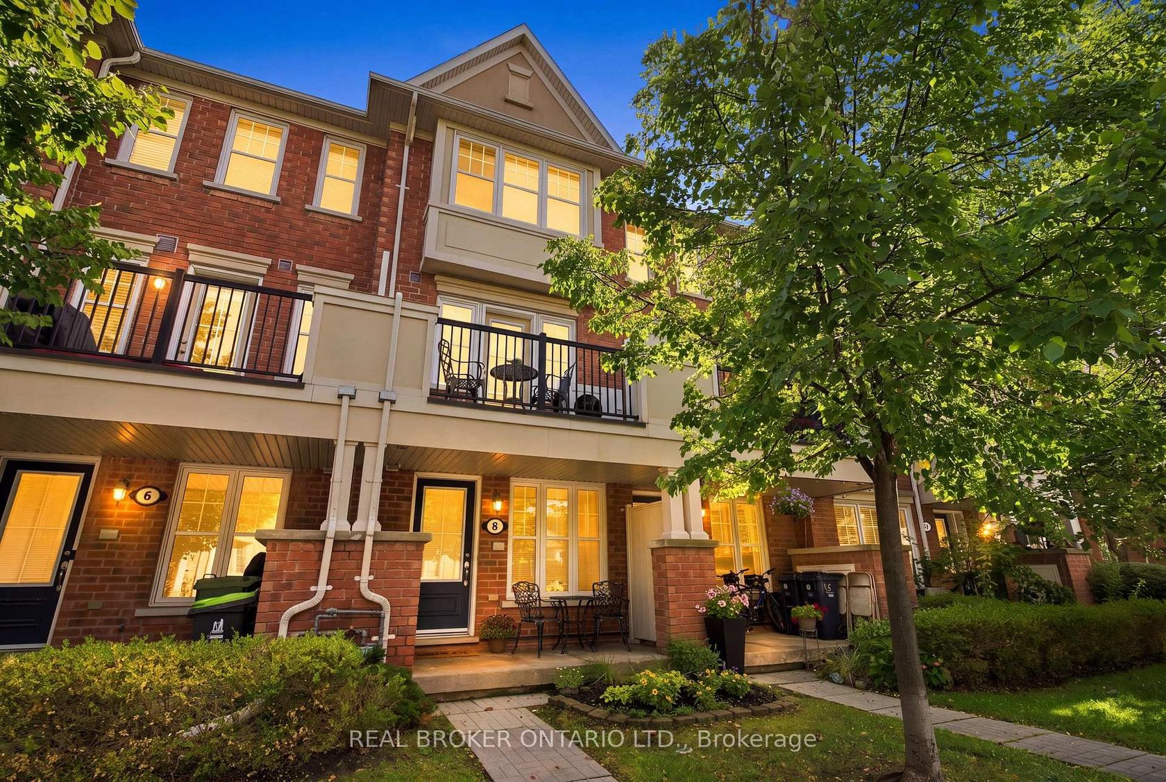 8 Ayers Crescent, Birchmount, Toronto photo number 2