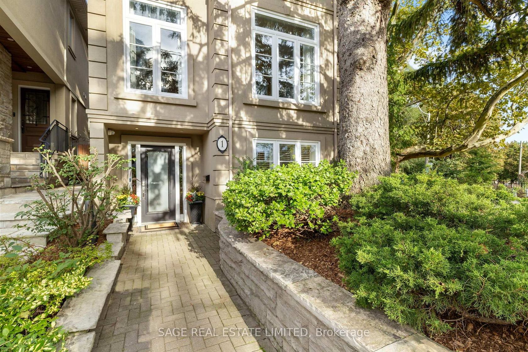 1 Caldow Road, Forest Hill North, Toronto 