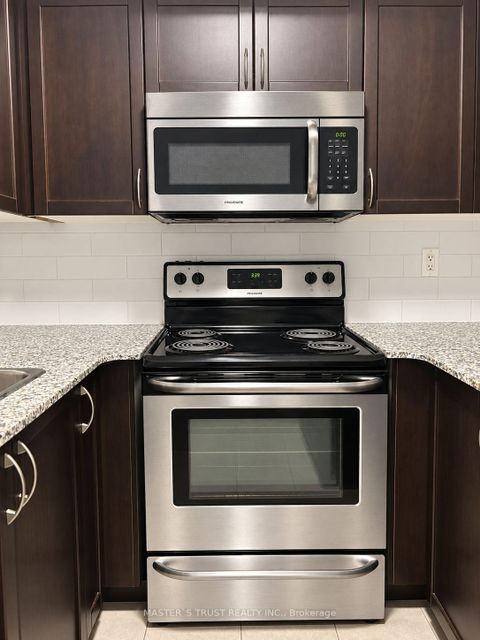 Photo 8 at 302 - 812 Lansdowne Avenue, Junction, Toronto