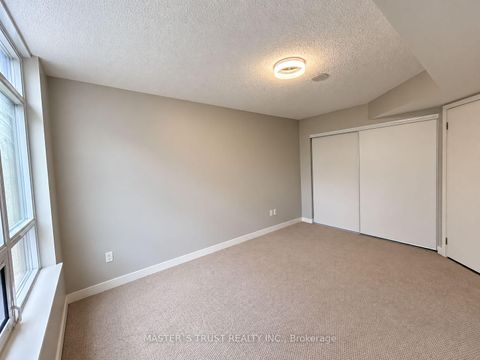 Photo 19 at 302 - 812 Lansdowne Avenue, Junction, Toronto
