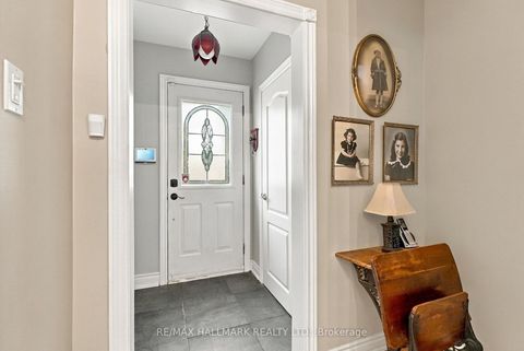 Photo 4 at 77 Glen Davis Crescent, Danforth, Toronto