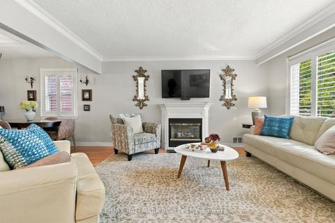 Photo 8 at 77 Glen Davis Crescent, Danforth, Toronto