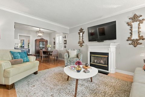 Photo 9 at 77 Glen Davis Crescent, Danforth, Toronto