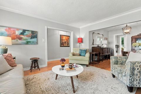 Photo 10 at 77 Glen Davis Crescent, Danforth, Toronto