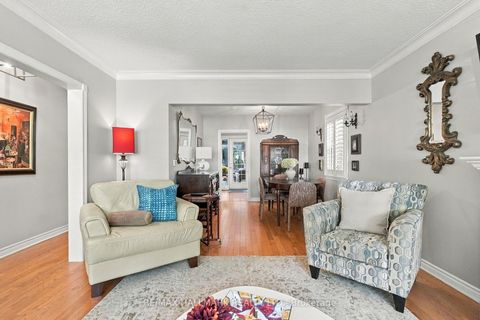 Photo 11 at 77 Glen Davis Crescent, Danforth, Toronto