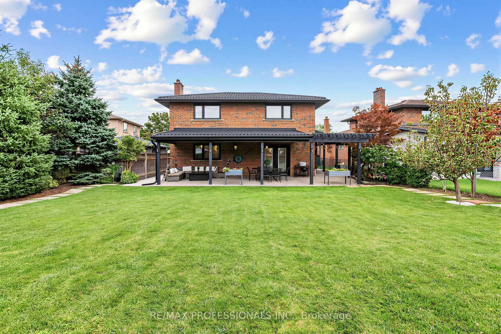 182 Gracefield Avenue, Rustic, Toronto photo number 2