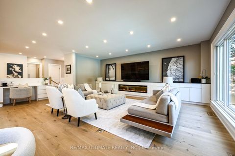 Photo 14 at 10 Field Avenue, Leaside, Toronto