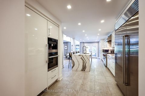 Photo 20 at 10 Field Avenue, Leaside, Toronto