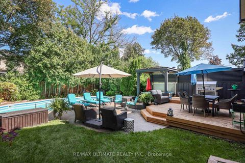 Photo 25 at 10 Field Avenue, Leaside, Toronto