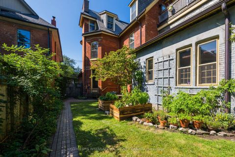 Photo 24 at 21 Rose Avenue, South St. James Town, Toronto