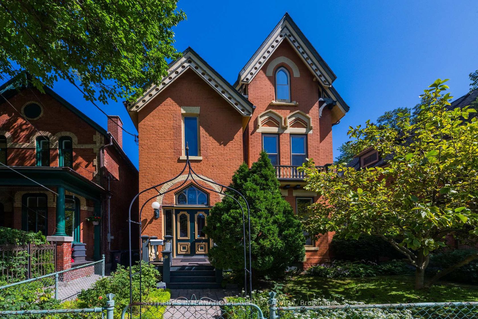 21 Rose Avenue, South St. James Town, Toronto photo number 2